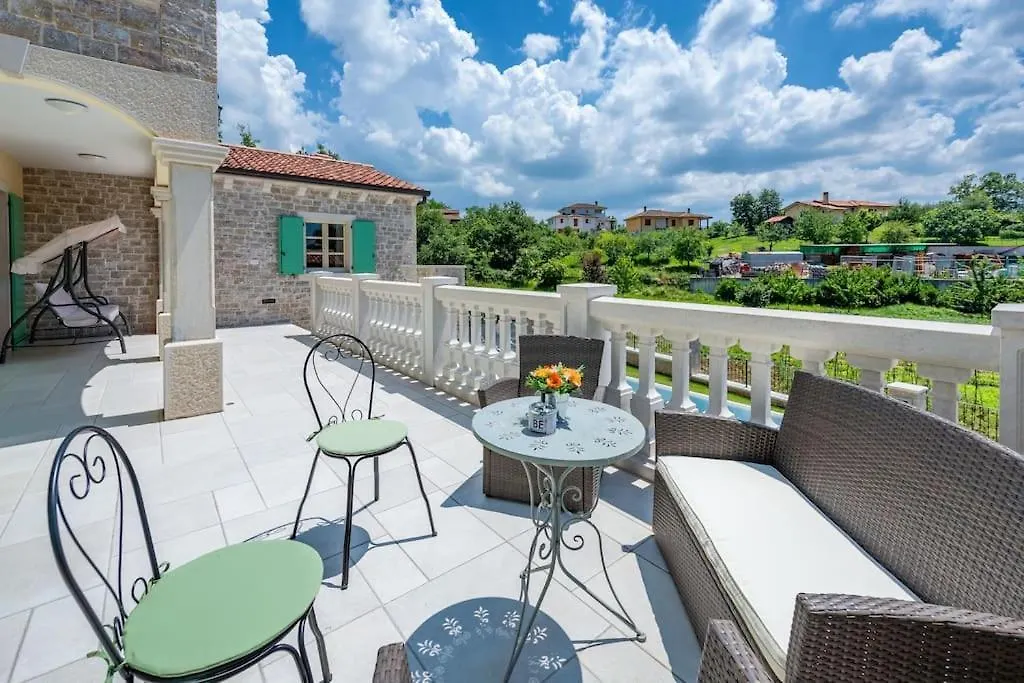 Villa Valffiorita Pazin