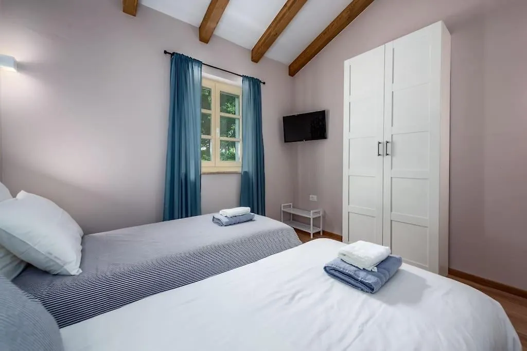 Villa Valffiorita Pazin 0*,  Croatia