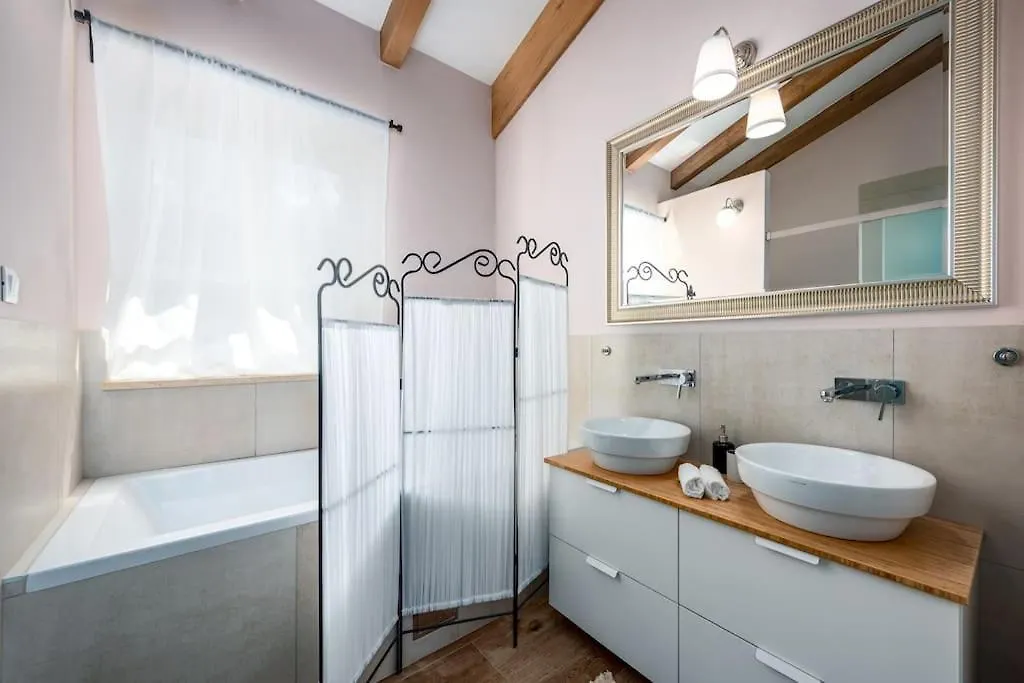 Villa Valffiorita Pazin 0*,  Croatia