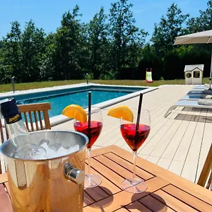 Prisunca Jacuzzi & Swimming Pool Vila